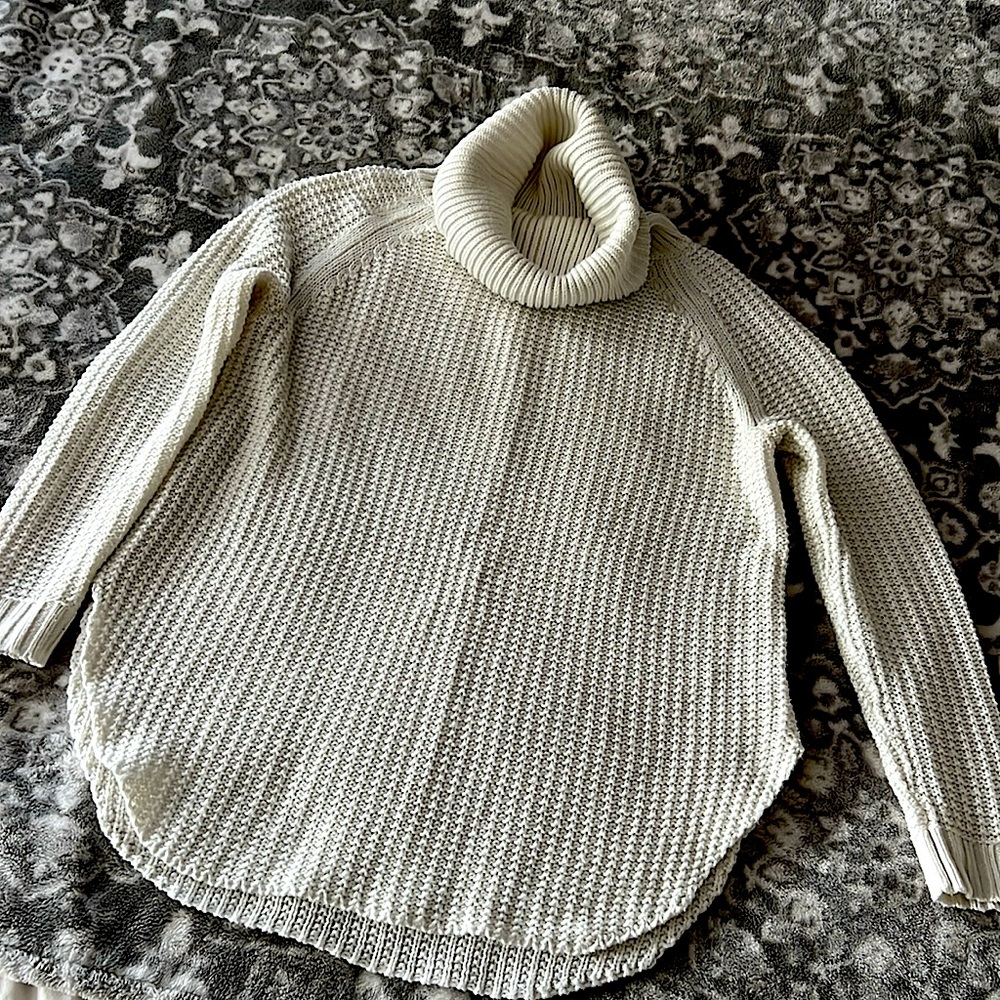 a new day, women’s size medium, cream colored, cowl-neck, tunic length, sweater